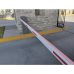 Barrera vehicular izquierda / Soporta brazo de hasta 5.5 m / Final de carrera ajustable por programación / Movimiento fluido / Diseño elegante color gris