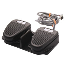 Interruptor de doble pedal con PTT. (Requiere caja de accesorios XAAB002A). Interruptor de doble pedal con PTT. (Requiere caja de accesorios XAAB002A).
