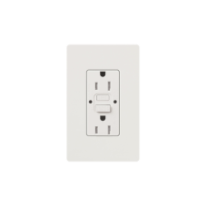 Tomacorriente 125V 15A resistente a manipulaciones, color blanco.