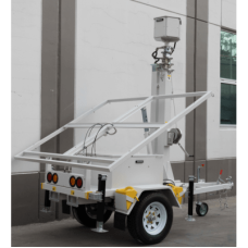 Traila / Remolque con Mástil Retráctil de 7.5 m. para Videovigilancia o Iluminación, con capacidad para Instalar Módulos Solares y Baterías (No incluidos)