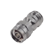 Adaptador en Línea de Conector 4.3-10 Hembra a N Macho, Bronce Blanco/ Plata/ Teflón.